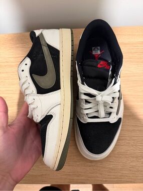 TRAVIS SCOTT OLIVE GENTLY WORN MENS SIZE 10 WOMENS 11.5